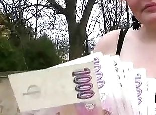 Czech biatch paid for some anal action